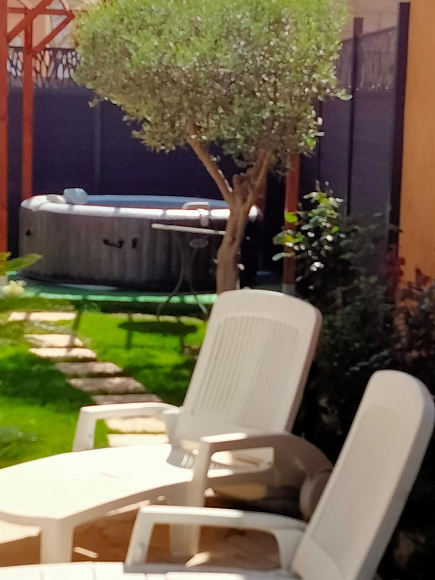 Maison 4 A 6 Pers Quartier Calme Tout Confort Aigues-Mortes Bagian luar foto